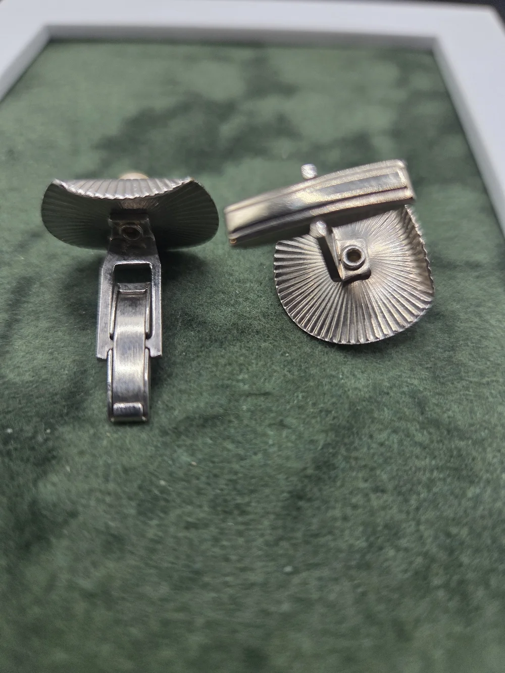 1422. Vintage Silver Tone Cufflinks with Pearl Accent